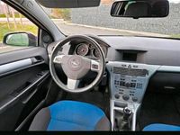 Gebraucht Opel Astra GTC Edition 140 PS (102 kW) 2009 Schwarz Limousine