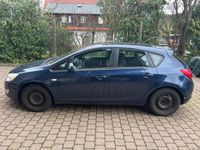 Gebraucht Opel Astra 95 PS (69 kW) 2012 Blau Kombi