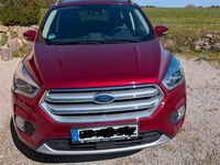 Usado Ford Kuga Titanium 150 HP (110 kW) 2018 Vermelho SUV