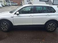 Używany VW Tiguan Active 150 KM (110 kW) 2021 Biały SUV