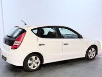 Gebraucht Hyundai i30 109 PS (80 kW) 2011 Weiß Kleinwagen