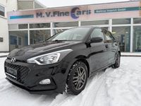 Gebraucht Hyundai i20 Select 84 PS (61 kW) 2018 Schwarz Limousine
