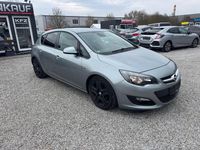 Gebraucht Opel Astra 120 PS (88 kW) 2014 Silber Limousine