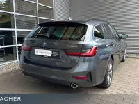 Gebraucht BMW 330e Advantage 184 PS (135 kW) 2022 Grau Limousine