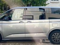 Gebraucht VW Multivan Life 150 PS (110 kW) 2023 Silber Van