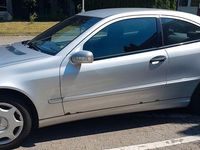 Gebraucht Mercedes C220 143 PS (105 kW) 2002 Silber Coupé