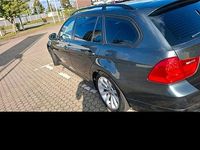 Gebraucht BMW 318 143 PS (105 kW) 2010 Grau Kombi
