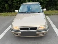 Gebraucht Opel Astra 75 PS (55 kW) 1997 Gold Limousine