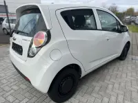 Gebraucht Chevrolet Spark 68 PS (50 kW) 2013 Weiß Kleinwagen
