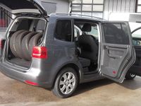 Gebraucht VW Touran Highline 105 PS (77 kW) 2010 Grau Van / Kleinbus
