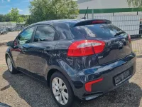 Gebraucht Kia Rio 109 PS (80 kW) 2016 Blau Kleinwagen