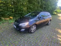 Gebraucht Opel Astra 105 PS (77 kW) 2012 Schwarz Kombi