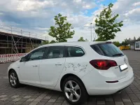 Gebraucht Opel Astra Edition 165 PS (121 kW) 2012 Weiß Kombi