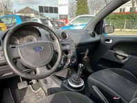 gebraucht Ford Fiesta 1.4 16V Ghia Automatik | 5-Türer! | Klima