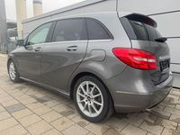 Gebraucht Mercedes B200 156 PS (114 kW) 2013 Grau Van / Kleinbus