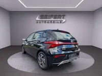Neu Hyundai i20 Comfort 101 PS (74 kW) 2025 Phantom black Limousine