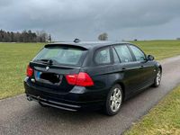 Gebraucht BMW 320 184 PS (135 kW) 2011 Schwarz Kombi