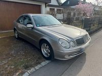 Second-hand Mercedes E200 163 CP (119 kW) 2003 Argintiu Berlinǎ