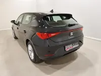 Używany Seat Leon Style 131 KM (96 kW) 2022 Czarny Sedan/Limuzyna