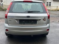 Gebraucht Ford Fiesta Style 60 PS (44 kW) 2007 Silber Kleinwagen