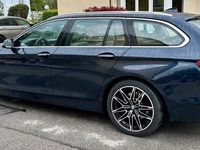 gebraucht BMW 520 D Luxury Autopilot.ACC.Panorama. Spiegelpaket !