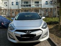 Gebraucht Hyundai i30 135 PS (99 kW) 2014 Silber Kleinwagen
