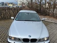 Gebraucht BMW 525 M Sport 192 PS (141 kW) 2001 Silber Limousine
