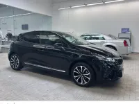 Gebraucht Renault Clio V Techno 143 PS (105 kW) 2025 Black pearlschwarz metallic Limousine