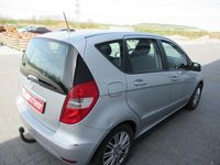 Gebraucht Mercedes A180 Elegance 109 PS (80 kW) 2010 Silber Van / Kleinbus