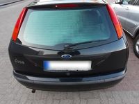 Gebraucht Ford Focus 75 PS (55 kW) 2002 Schwarz Kleinwagen