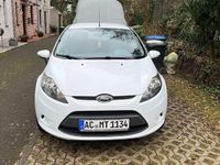 Gebraucht Ford Fiesta 60 PS (44 kW) 2010 Weiß Kleinwagen
