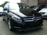 Gebraucht Mercedes B180 Style 122 PS (89 kW) 2015 Schwarz metallic Van / Kleinbus