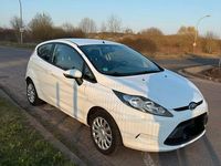 Gebraucht Ford Fiesta Trend 82 PS (60 kW) 2011 Weiß Kleinwagen
