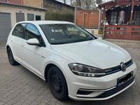 Gebraucht VW Golf VII 130 PS (95 kW) 2019 Weiß Kleinwagen