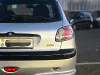 Gebraucht Peugeot 206 88 PS (64 kW) 1999 Silber Kleinwagen