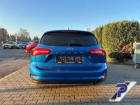Gebraucht Ford Focus Titanium 125 PS (91 kW) 2018 Blau Kombi