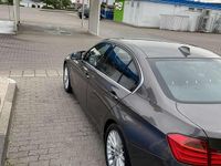 Gebraucht BMW 320 184 PS (135 kW) 2012 Braun Limousine