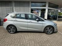 Gebraucht BMW 220 Sport Line 192 PS (141 kW) 2016 Glaciersilber metallic Van / Kleinbus