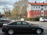 Gebraucht BMW 740 313 PS (230 kW) 2013 Grau Limousine