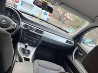 Gebraucht BMW 320 163 PS (119 kW) 2006 Silber Kombi