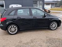 Gebraucht Mercedes B180 122 PS (89 kW) 2012 Schwarz Van / Kleinbus