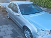 Gebraucht Mercedes C180 129 PS (94 kW) 2001 Silber Limousine