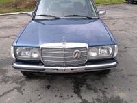 Gebraucht Mercedes E230 136 PS (100 kW) 1983 Blau Coupé