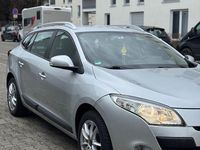 Gebraucht Renault Mégane III Dynamique 106 PS (77 kW) 2011 Silber Limousine
