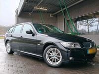 Gebraucht BMW 320 Luxury Line 170 PS (125 kW) 2011 Schwarz Kombi