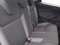 Gebraucht Ford Focus 101 PS (74 kW) 2013 Weiß Kombi