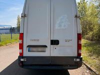 Second-hand Iveco Daily 127 CP (93 kW) 2011 Alb Berlinǎ
