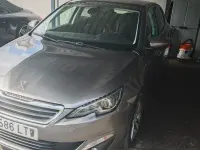 Gebraucht Peugeot 308 Active 120 PS (88 kW) 2016 Grau Limousine