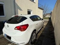 Gebraucht Opel Astra Selection 116 PS (85 kW) 2015 Weiß Limousine