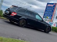 Gebraucht Mercedes C180 156 PS (114 kW) 2010 Schwarz Kombi